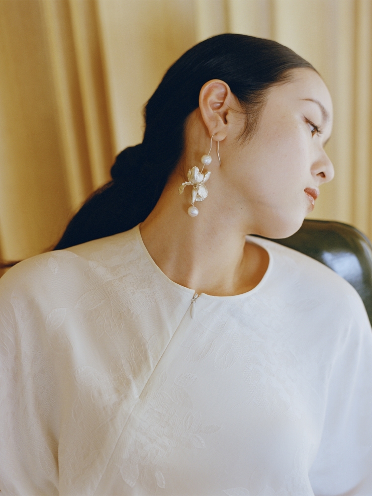 AOKINSIDE Silver Iris Pearl Earrings