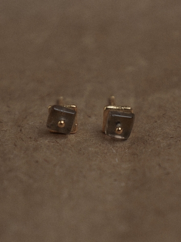 Gold Smoky Flicker Stud Earrings