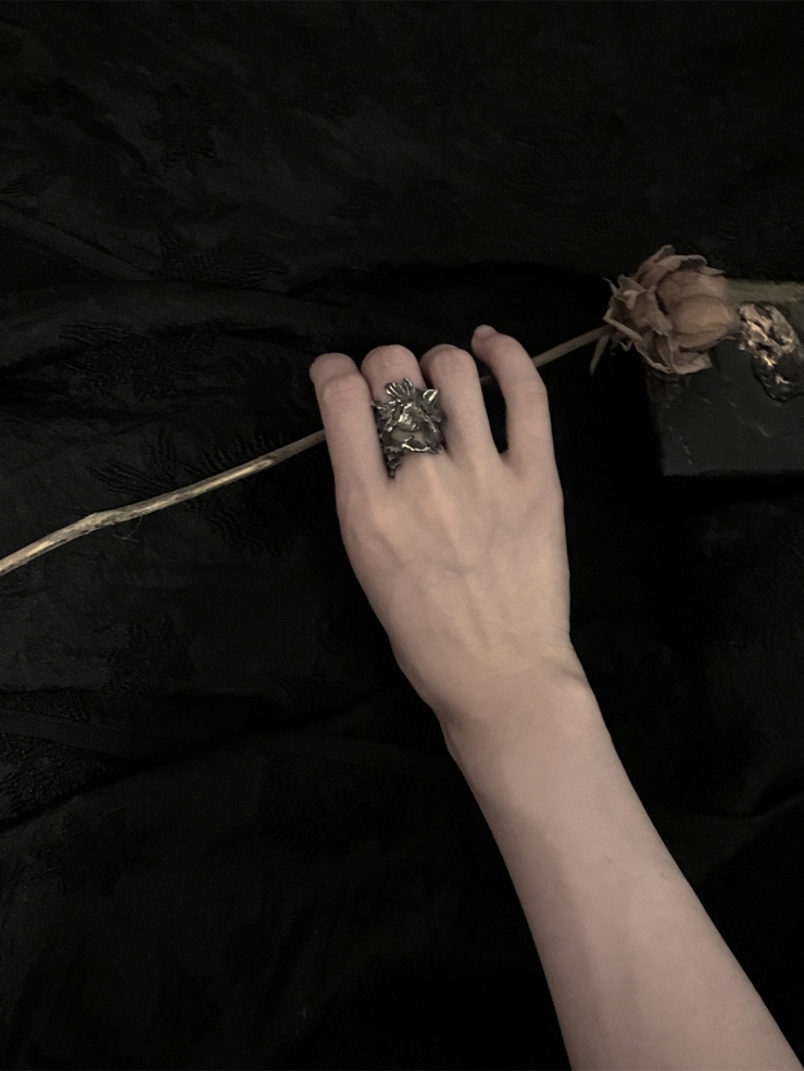 AOKINSIDE Black Rimu Ring