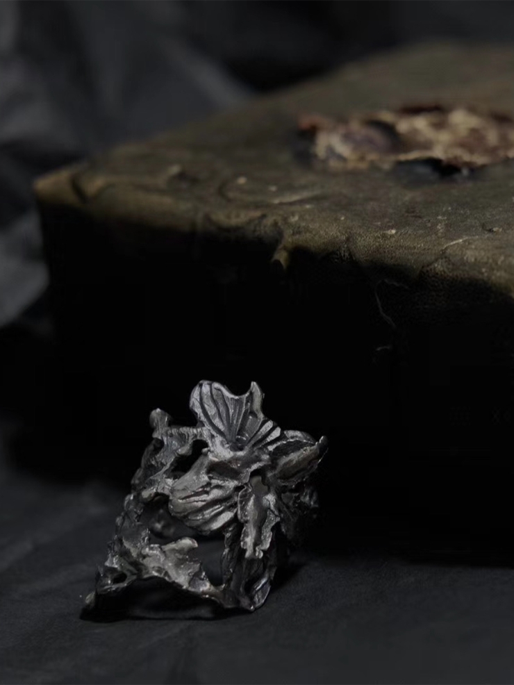 AOKINSIDE Black Rimu Ring