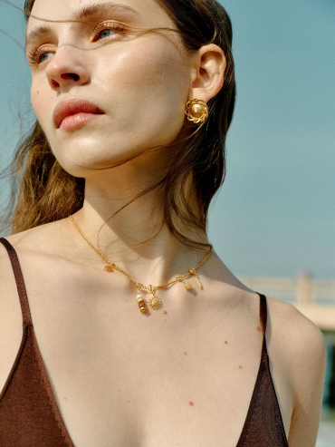 Gold Chasing Sunlight Wave Necklace