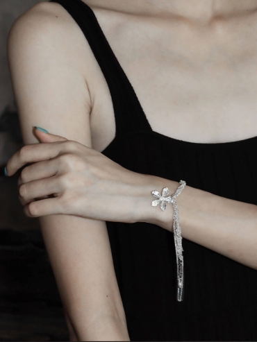 Silver Five-Leaf Clover Bracelet