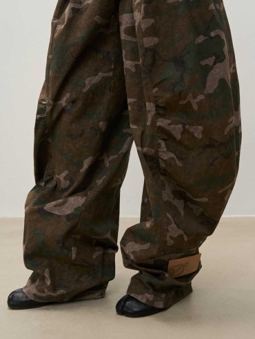 Camouflage Washed  Wide-Leg Cargo Pants