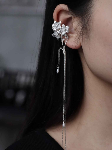 Triple Lily Ear Clip-Single