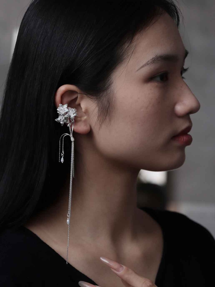 Triple Lily Ear Clip-Single