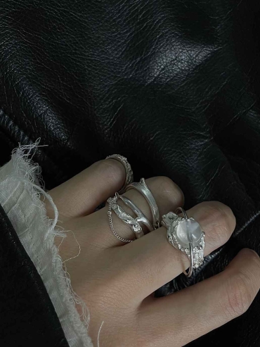 Silver Thorn Chain Ring