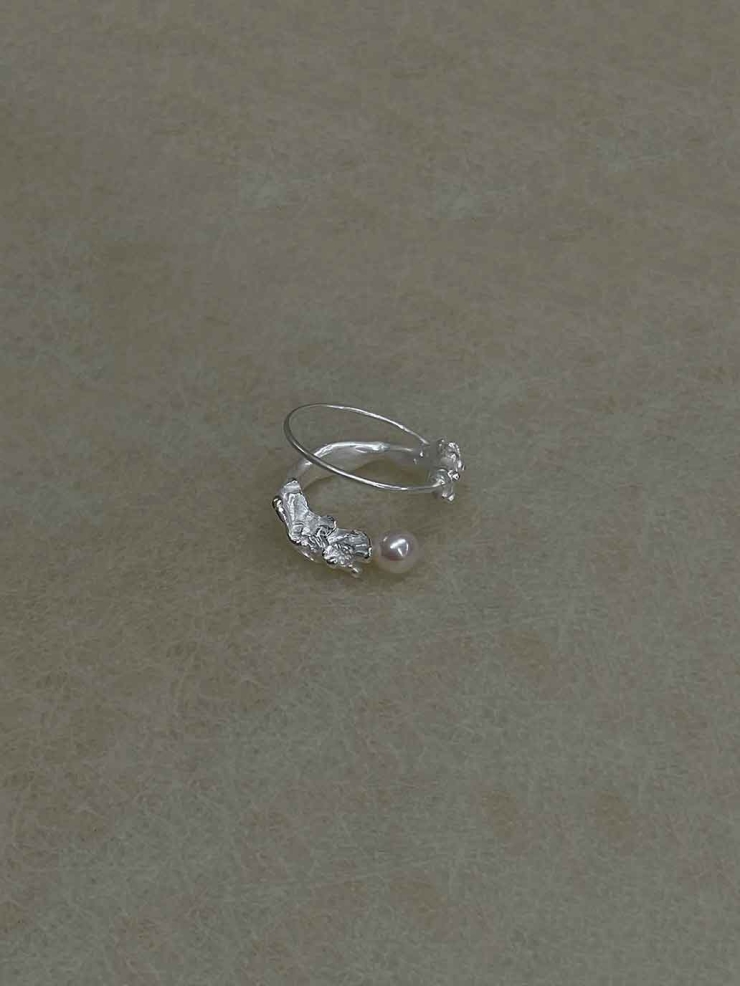 Silver Wave Pearl Ring