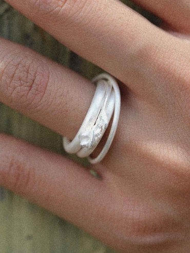 Silver Bud Line Ring