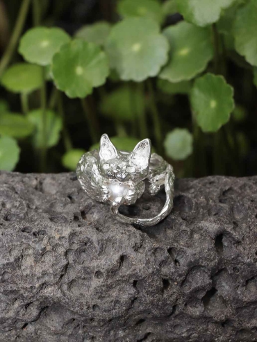 Silver Cat with Pearl Ring