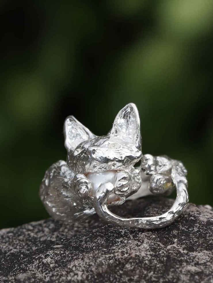 Silver Cat with Pearl Ring