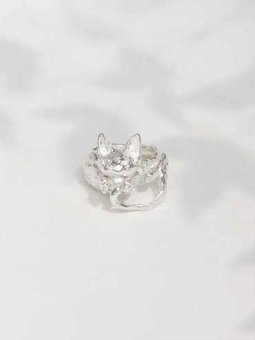 Silver Cat with Pearl Ring