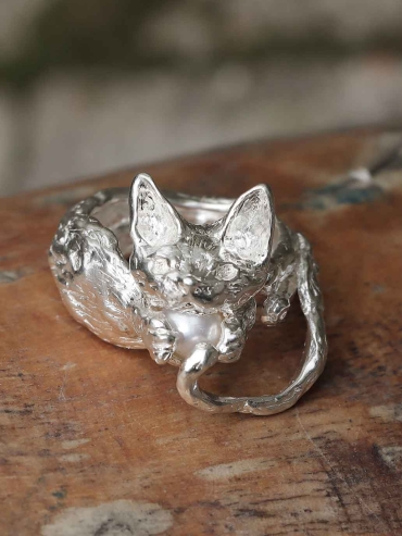 Silver Cat with Pearl Ring