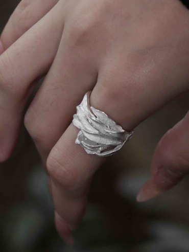 Silver Spring Breeze Willow Ring