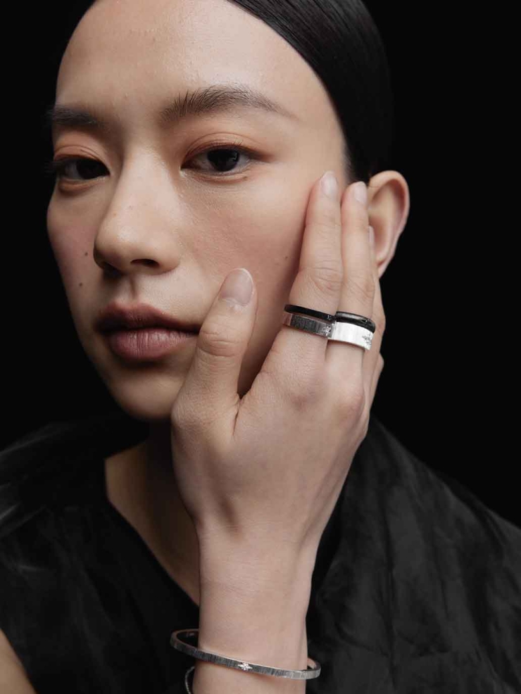 Black Classic Curved Slim Ring
