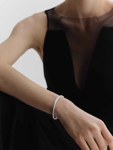 Silver Classic Curved Bracelet