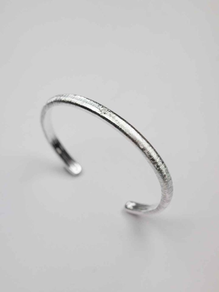 Silver Classic Curved Bracelet
