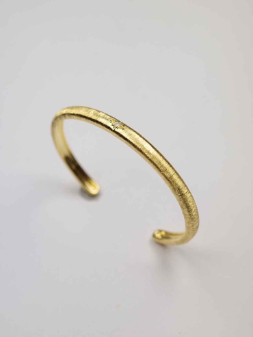 Gold Classic Curved Bracelet