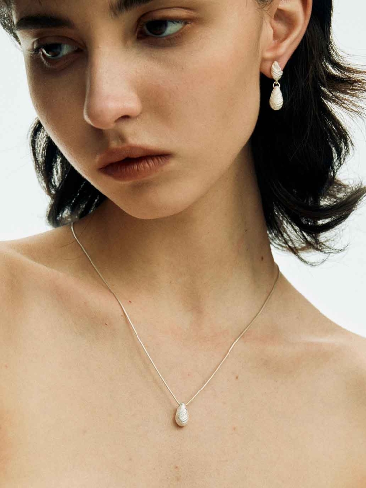 Silver Teardrop Oval Necklace