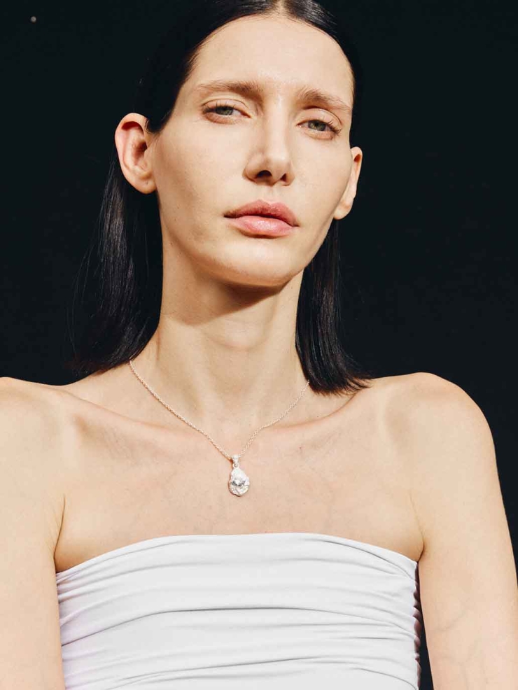 Cavern White Gem Necklace