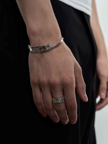 Interwoven Chain Bracelet