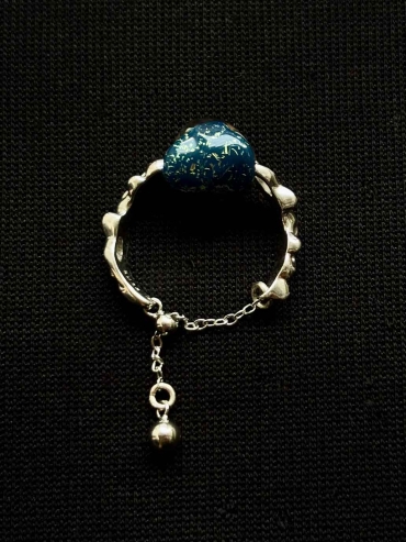 Double-Sided Reversible Flowing Dewdrop Chain Ring