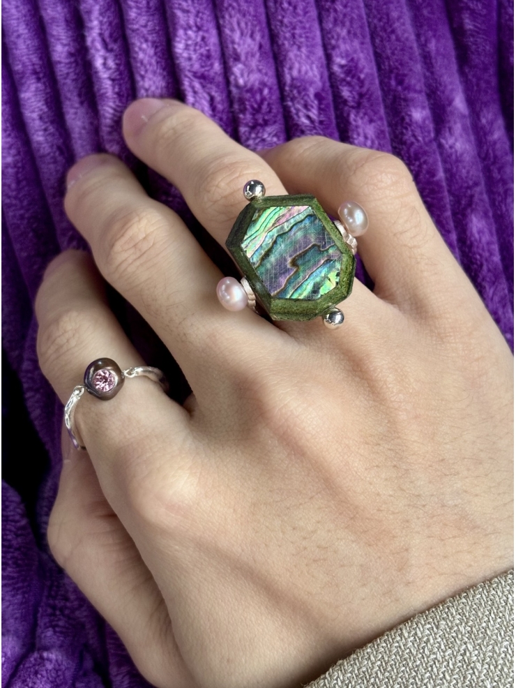 Gem-Inlaid Flowing Dewdrop Pearl Ring