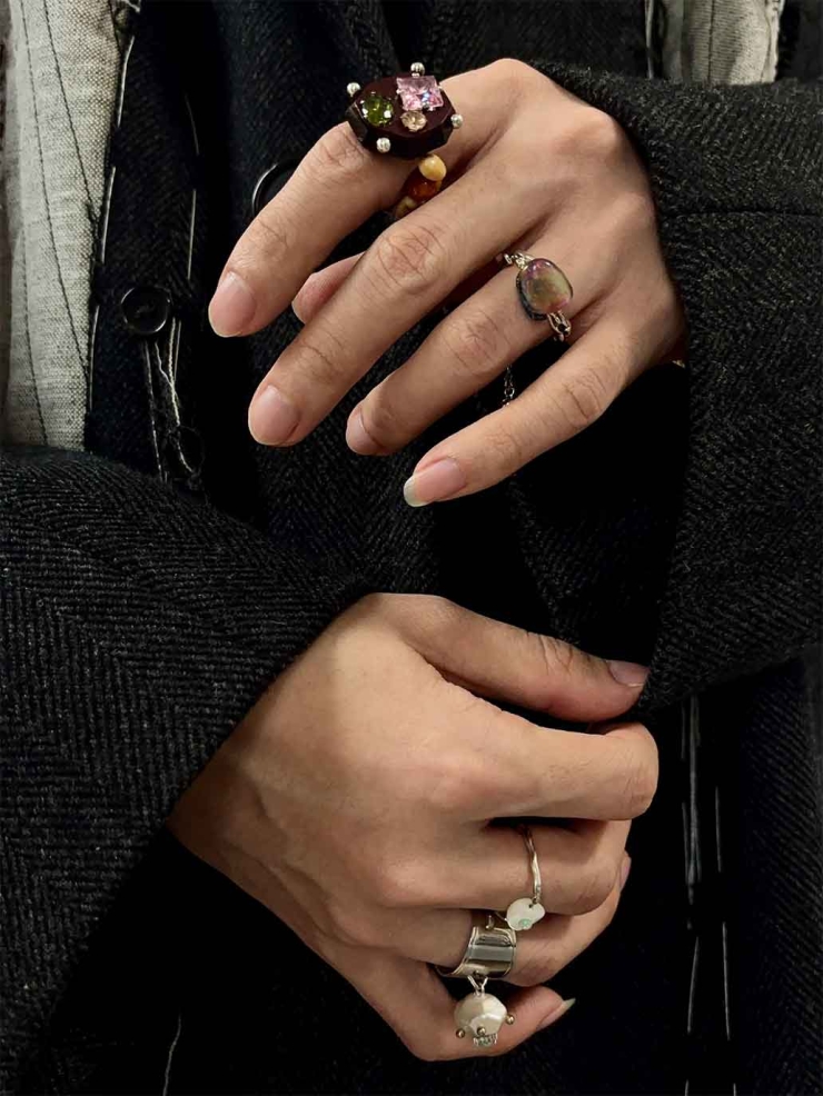 Gem-Inlaid Flowing Dewdrop Opal Ring