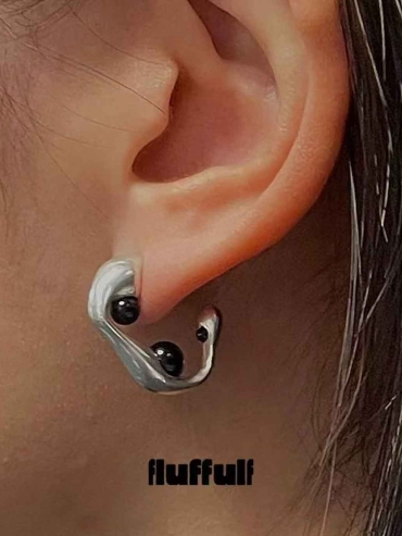 Silver Heart Cell Triple Growth Earrings