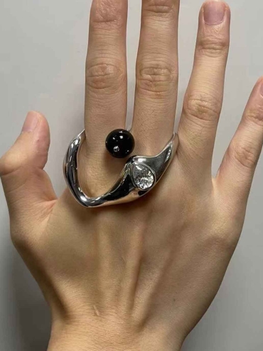 Silver Flowing Heart Cell Double Finger Ring