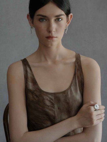 White Shell Gatherer Ring