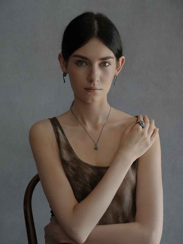 Black Shell Gatherer Ring