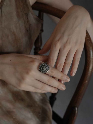 Black Shell Gatherer Ring