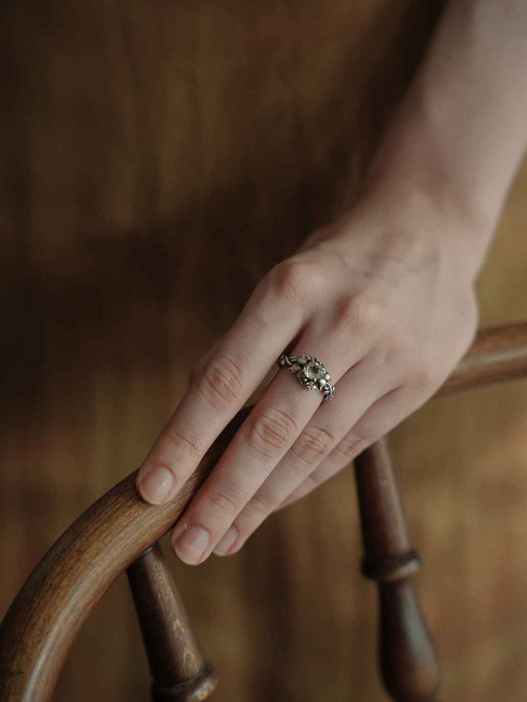 Black Vining Floral Ring