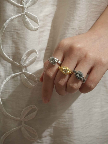 Gold Vining Floral Ring