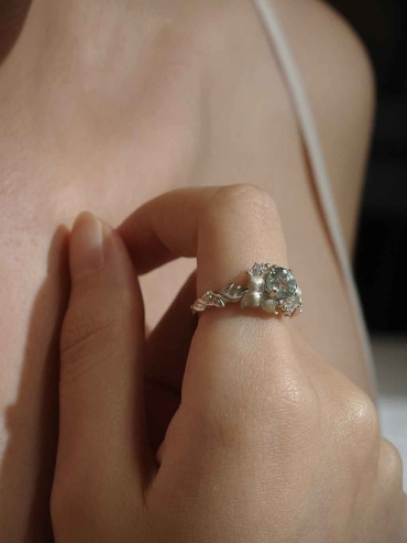 White Vining Floral Ring