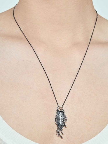 Nature's Noir Black Twining Vine Neclace