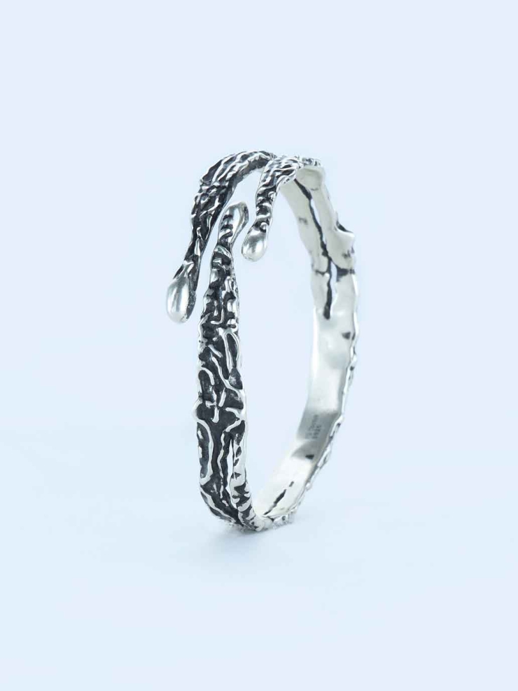 The Fluent Arc Black Ink Wave Bracelet