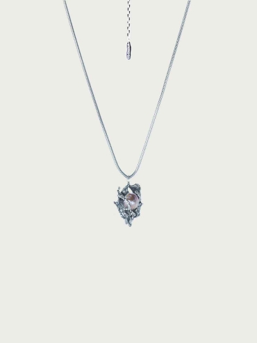 The Fluent Arc Black Obsidian Flow Necklace