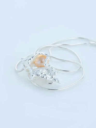 The Fluent Arc White Frozen Flow Necklace