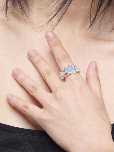 The Fluent Arc White Divergence Ring