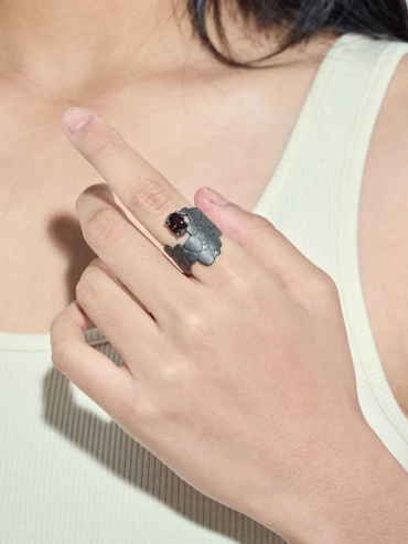 Nature's Noir Black Crevice Stone Ring