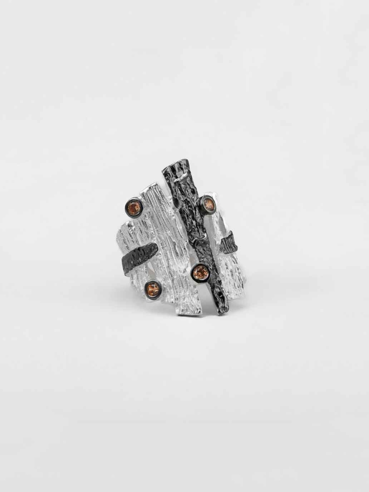 Nature's Blanc White Murmuring Bark Ring