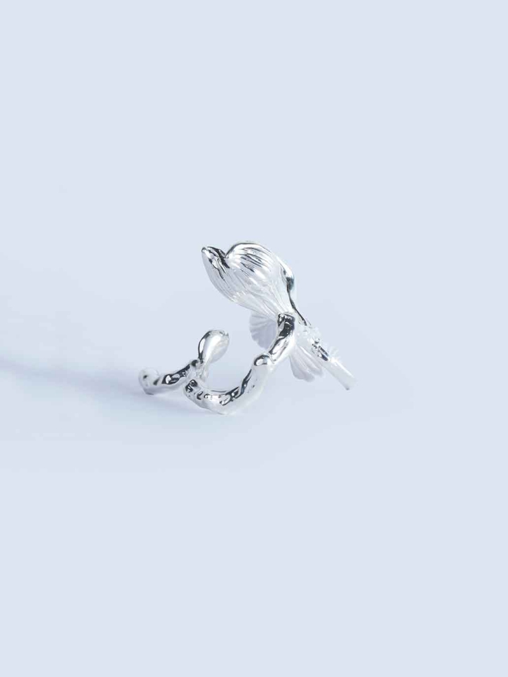 La Primavera Veil Magnolia Ring