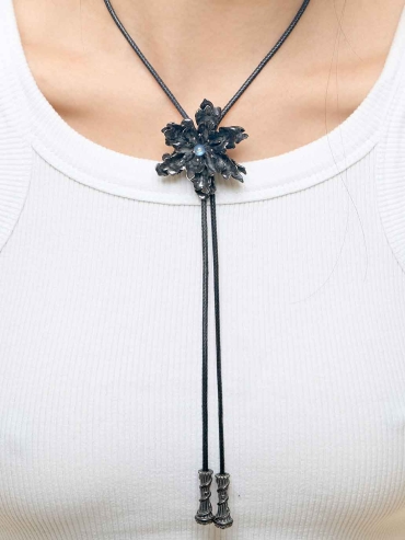 La Primavera Shadow Loop Bolo tie Necklace
