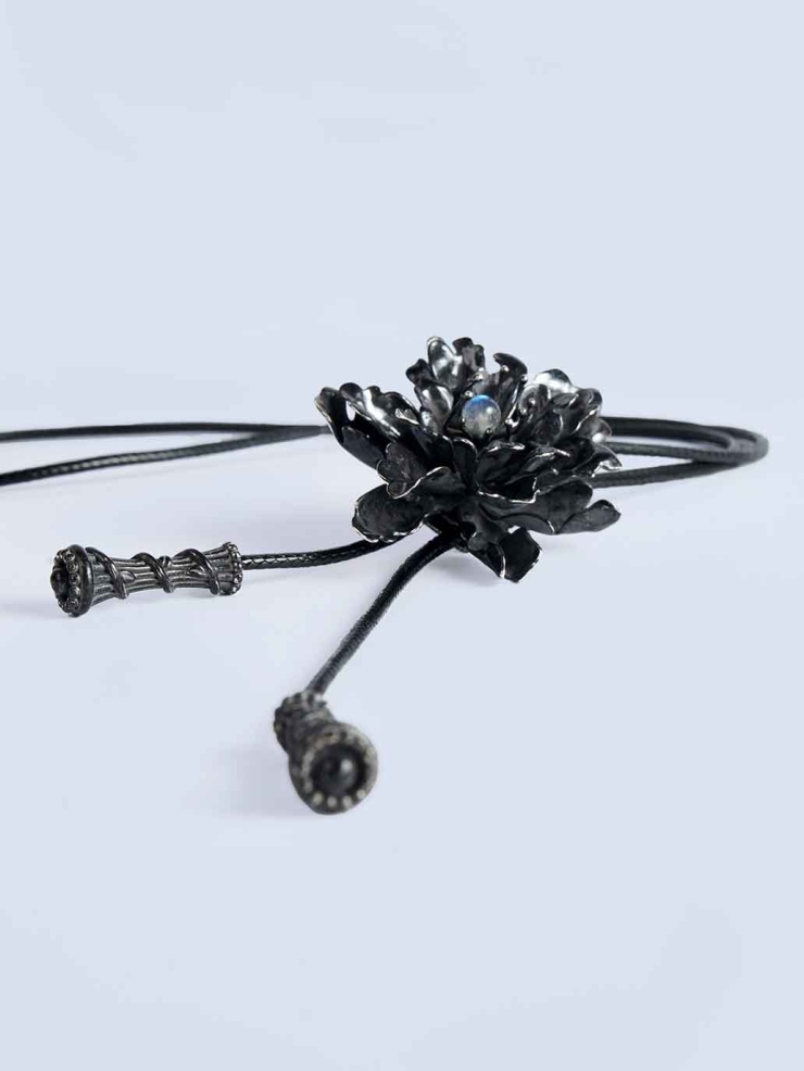 La Primavera Shadow Loop Bolo tie Necklace