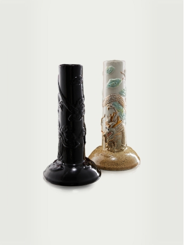 Black coiled dragon vase