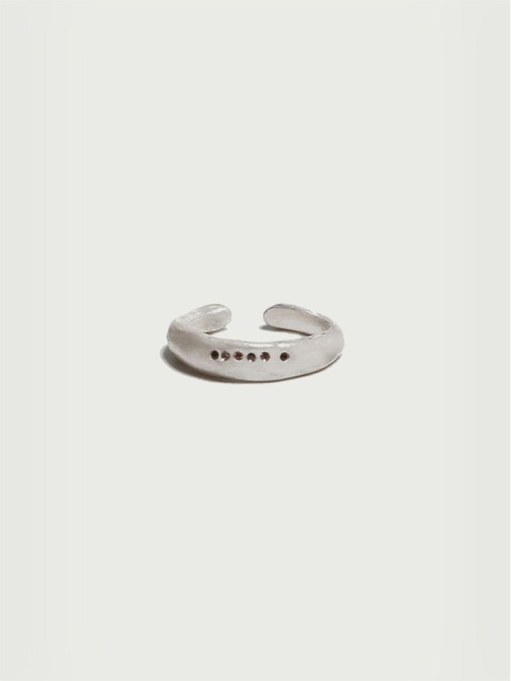 Round not round - Medium White Citrine Silver Ring