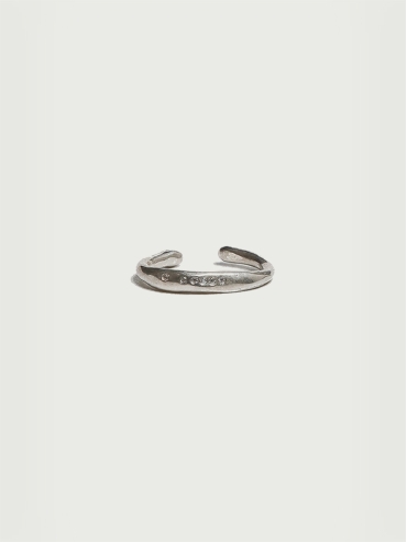Round not round - Petit Citrine Silver Ring