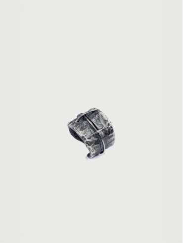 Nestling collection black&white silver ring