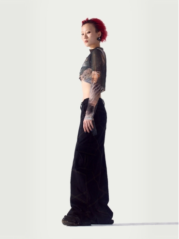 Black V-waist cargo sweatpants